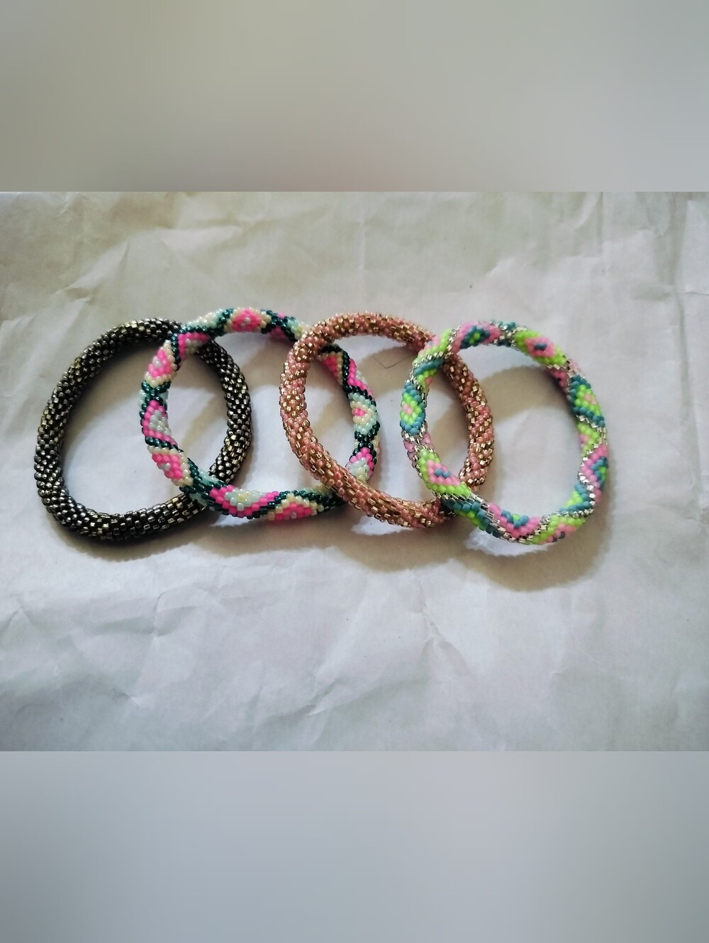 Vintage Roll-On Seed Bead Bangle Bracelets Set Hand-Beaded Bangle Stackable (4)